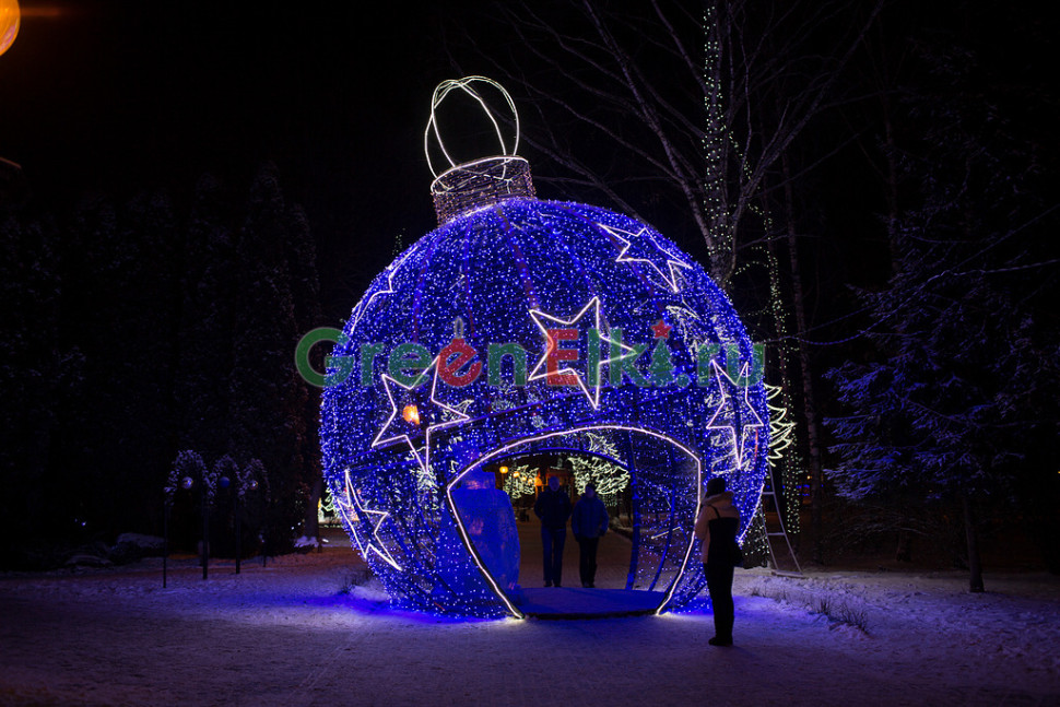 Световая конструкция Большой шар, высота 10 м