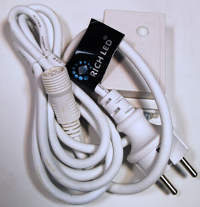 Блок питания Rich LED 1.5 м с кнопкой, для гирлянд сеток, можно подключить до 5 сеток, белый, 220 В, арт. RL-Cn4-N-220-W