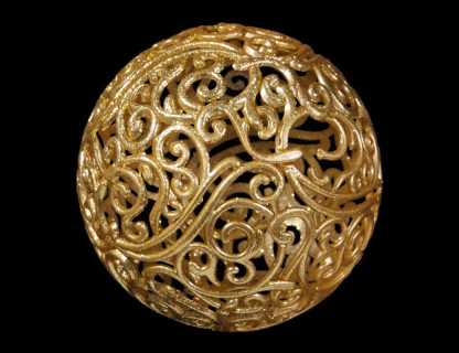 Пластиковый шар Ажурный Снежные искорки 80 мм., глиттер, золотой, Морозко, арт. MM080-золотой