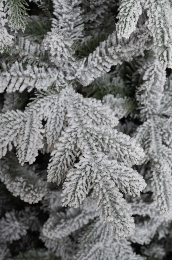 Искусственная елка Сибирская заснеженная 240 см., литые ветки + пвх, арт. 66240