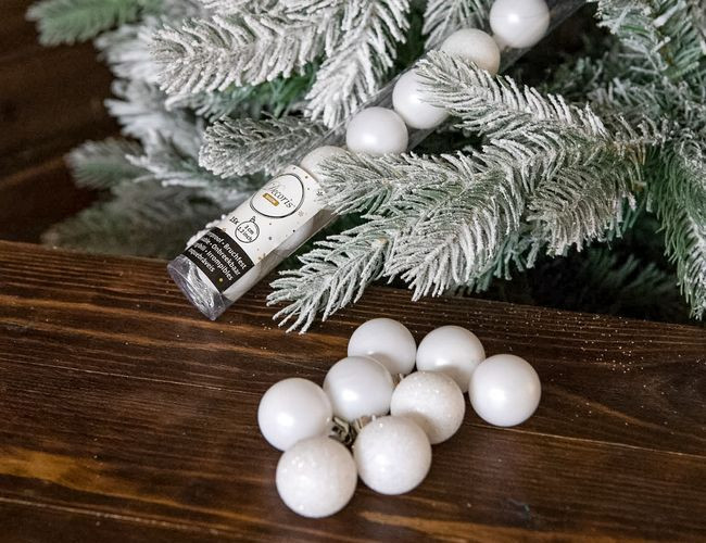 Набор пластиковых шаров Миниатюрные 30 мм., белый, 14 шт., mix, Kaemingk, арт. 166931